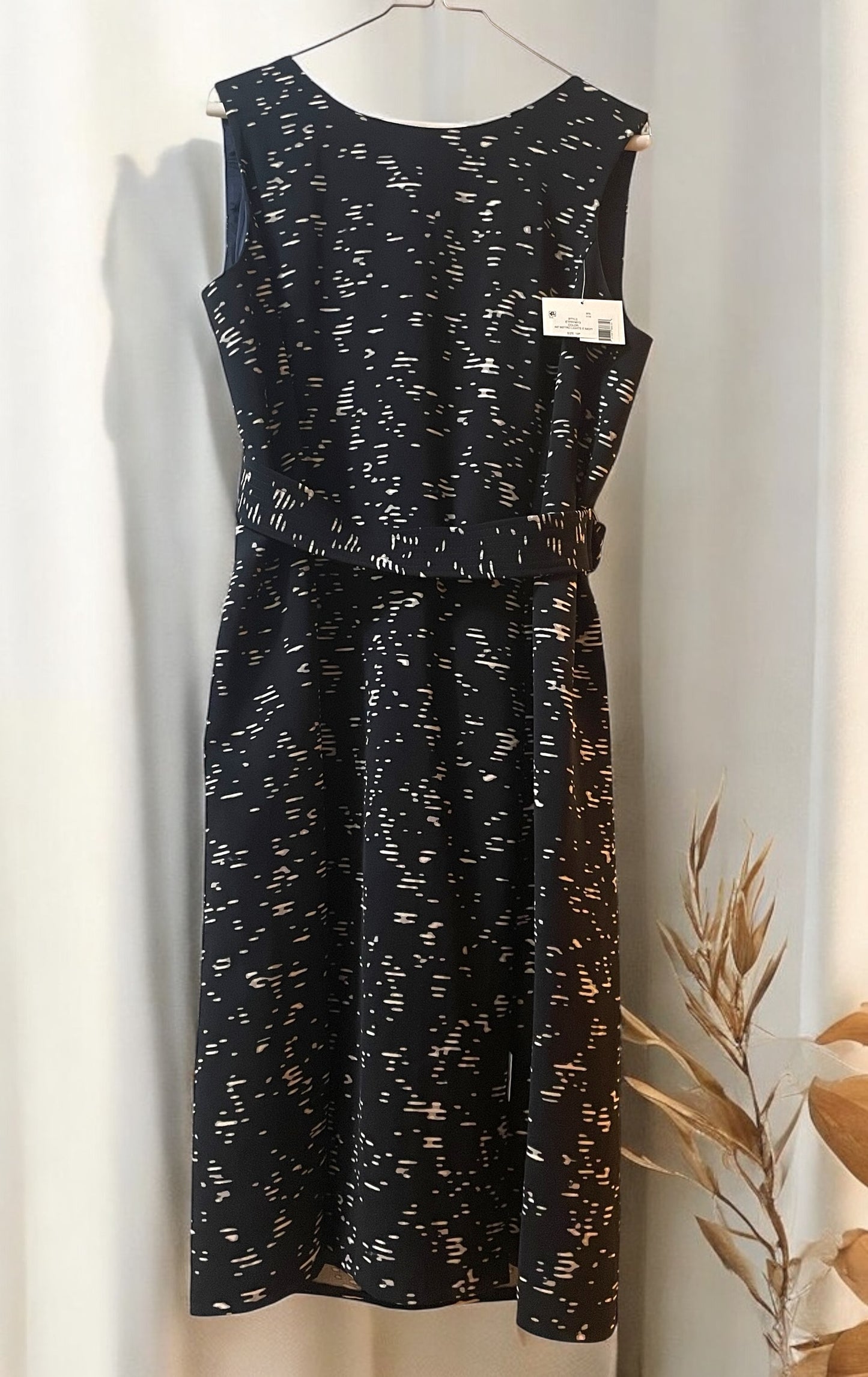 Women’s Dress. Size 14P