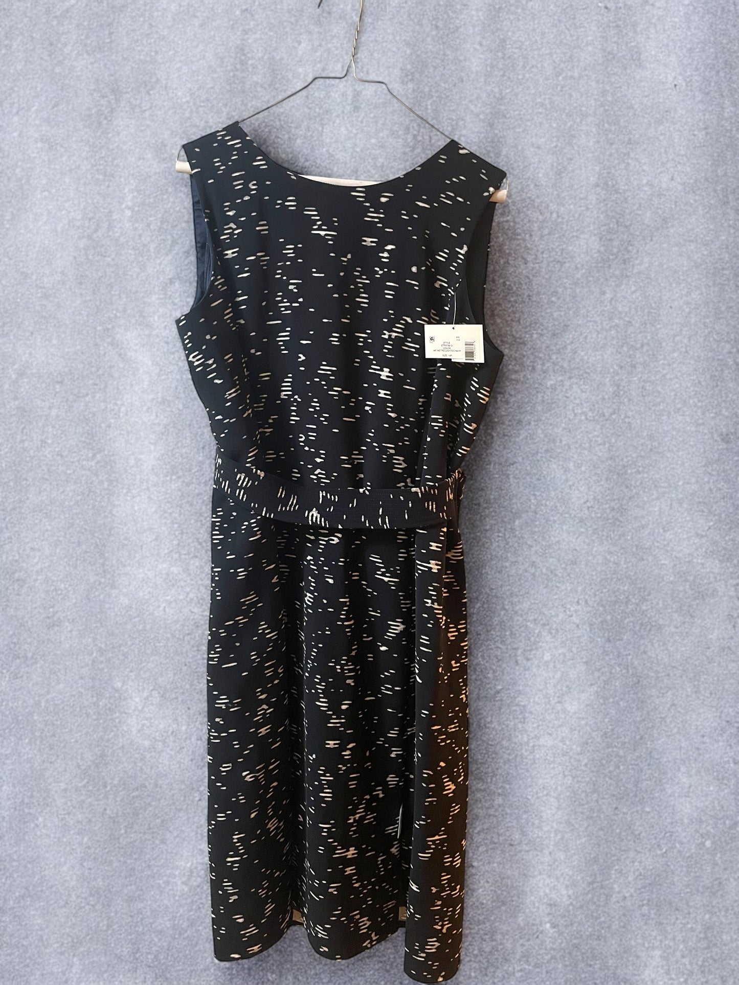 Women’s Dress. Size 14P
