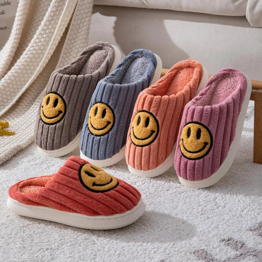 SALE! - SLIPPERS  UNISEX SMILEY FACE ADULT SLIPPERS